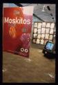 Die Moskitos kommen ; Ausstellungsgestaltung Plakat Illustrat. Set-Wand und Video

 
 
