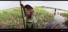 Michael von Graffenried: Fishing on the Nyong River near Nguida-Minfolo, Cameroon 2008