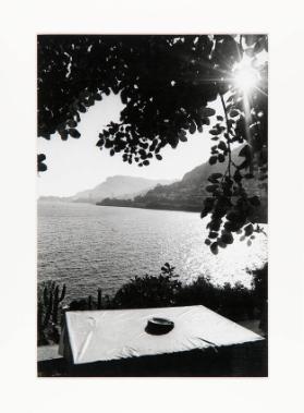 [Blick vom Restaurant "L'Etoile de Mer" in Cap-Martin, auf jene Bucht, in der Le Corbusier 1965 beim Schwimmen gestorben ist.]
