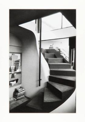 [Wendeltreppe in der Halle, Appartement-Atelier Le Corbusier, 24 Rue Nungesser-et-Coli, Paris]