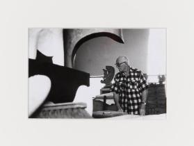 [Le Corbusier in seinem Appartement-Atelier, 24 Rue Nungesser-et-Coli, Paris]