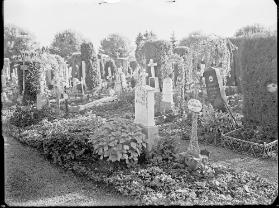 Friedhof und Grabmal
