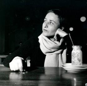 Caroline Villiger (-Lanfranconi), Lehrerin für Textilarbeit und Mode 1937 - 1948, Fachlehrerin für Mode 1948-1963