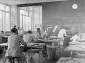 10 Klasse Innenausbau von Wilhelm Kienzle, um 1950. ZHdK, Medien- und Informationszentrum MIZ -…