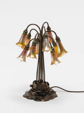 Lily cluster lamp