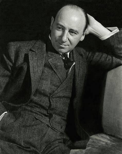 Foto: Ralph Steiner, 1930
Quelle: https://pixels.com/featured/portrait-of-lucian-bernhard-ralp…