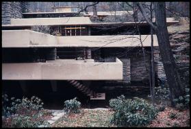 Frank Lloyd Wright "Fallingwater"