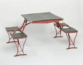 Flexion legless Table