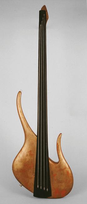 Golden Fretless, bundloser E-Bass; Pagelli Gitarrenbau Chur, 1998
Privatbesitz, Schweiz ; Foto…