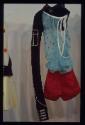 ALICE IM WUNDERLAND ; Bild 4 ; Ausstellungsgestaltung ; outfit rote shorts
