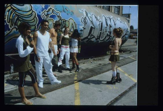 SUITO ; Bild A ; SUITO Foto-Styling A der Diplomkollektion (Location , statisch) ; Fotos mirto …