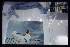 Celeste ; Bild A ; Ausstellungsgestaltung , Vitrine mit u.a. Styling-Foto B