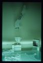 Grossmutters SCHOKOLADEKUCHEN ; Bild 3 ; Ausstellungsgestaltung ; Vitrine (weisser Strumpf mit …
