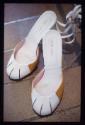 Hommage to Blaze ; Bild 9 ; Ausstellungsgestaltung  : Tatzenschuh (vgl. Bild B)
