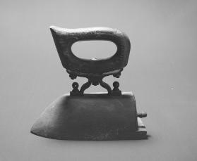 Bolzenbügeleisen, "Ochsenzungeneinsen"