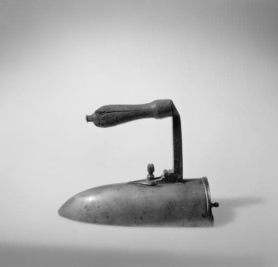 Bolzenbügeleisen, "Glockeneisen"