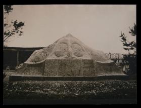 Grabmal Oertel, Friedhof Schmiedebach, Lehesten