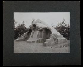 Grabmal Oertel, Friedhof Schmiedebach, Lehesten