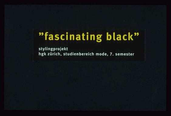 fascinating black ; Ausstellungsgestaltung : Brand  für Ausstellung

