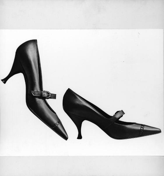 1 Paar Schuhe