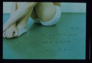 `die nackte Wahrheit` (Geschichte in 23 Dias) ; Bild 6 ; 7  angeschnitten am Boden sitzend...
…