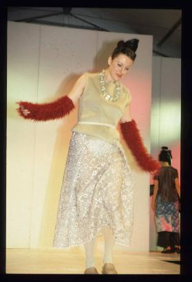 Mode-show  Landesmuseum Ethno Zauber Nordisch ; Bild A ; (outfit B)
