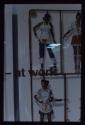 at work ; Bild 2 ; Ausstellungsgestaltung Fenster F : Fotostyling Vorderansicht A


 
