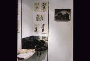 Zauberstück. Bild 2, Ausstellungsgestaltung; Globus B: Koffer, Illustrations-Entwürfe.
