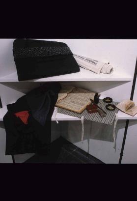 Go East - Herbst in Krakau ; Bild A ; Ausstellungsgestaltung ; Globus : Prototyp mit Umgebung. …