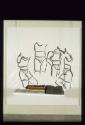 ober wäsche unter ; Bild 1 ; Ausstellungsgestaltung : Illustration mit Teilen der Kollektion

…