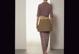 Outfit mit wandelbaren Modellen ; Bild A ; Fotostrecke (C3) Rückenansicht : langer Jupe kurze J…