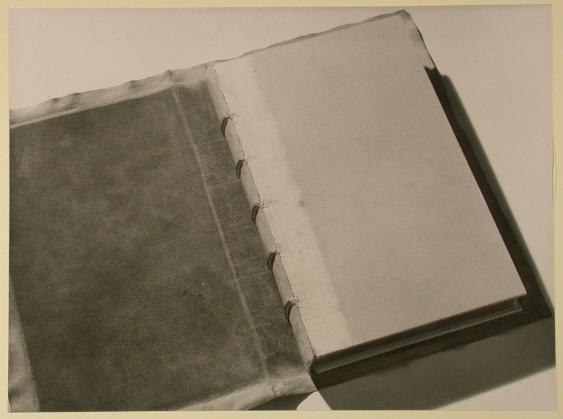 Entwurf und Aufnahmen zu einem Prospekt der Buchbinderklasse , Bucheinbandherstellung
