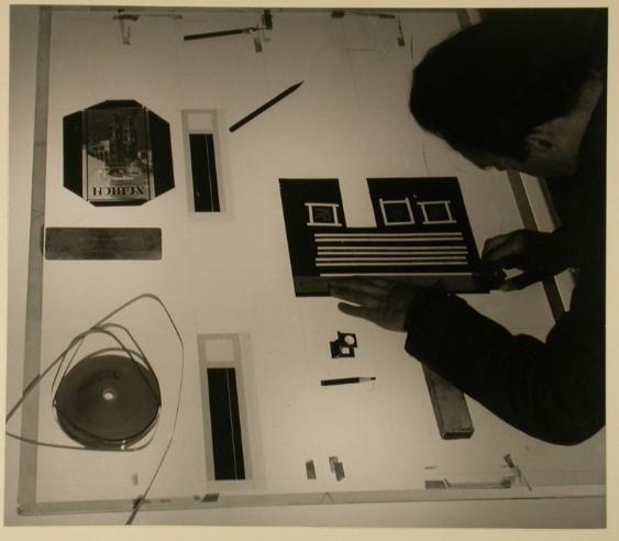 Der Farbentiefdruck. Montieren der Druckvorlagen am Leuchtpult;