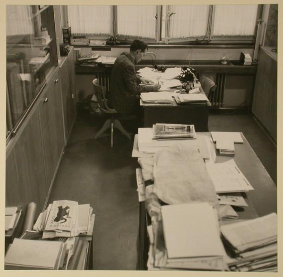Tätigkeit des von Herr Dr. Rotzler ; Arbeitszimmer von Willy Rotzler