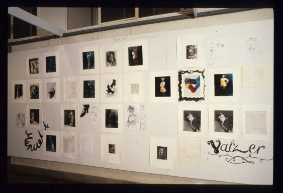 Musik-Tanz ; Ausstellungsgestaltung.: Gang 4. Stock . Menuett und Walzer 2 D Dokumentation