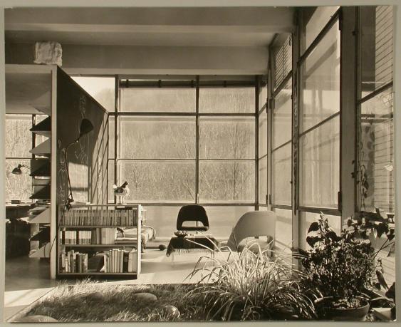 Reportage über die Atmosphäre bei W. Bischof + ; Wohnzimmer Familie Bischof