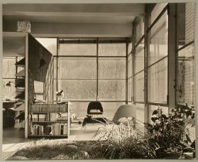 Reportage über die Atmosphäre bei W. Bischof + ; Wohnzimmer Familie Bischof