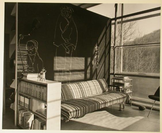 Reportage über die Atmosphäre bei W. Bischof + , Innenansicht;