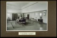 Einfache Wohnräume und Einzelmöbel ; Ausstellungsgestaltung