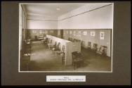 Stühle ; Ausstellungsgestaltung