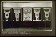 Entwürfe zu kirchlichen Gewändern, Ausstellungsgestaltung.