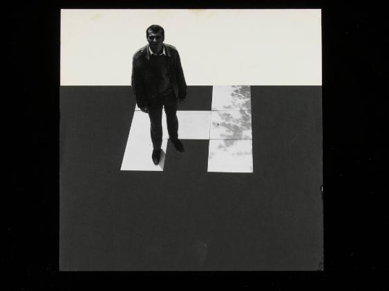 Selbstportrait mit H