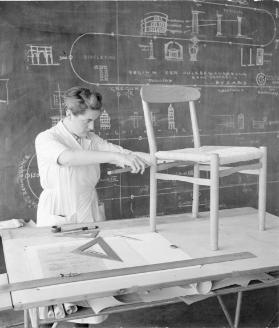 Unterricht in der Fachklasse für Innenausbau um 1948