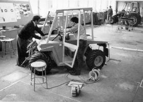 Reportage Unterricht Weiterbildungsklasse Innenarchitektur und Produktgestaltung