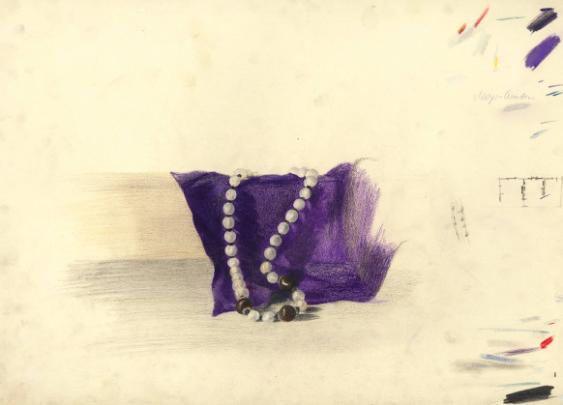 [Perlenkette und Tuch]