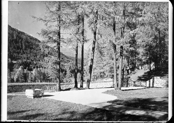 Friedhof und Grabmal
