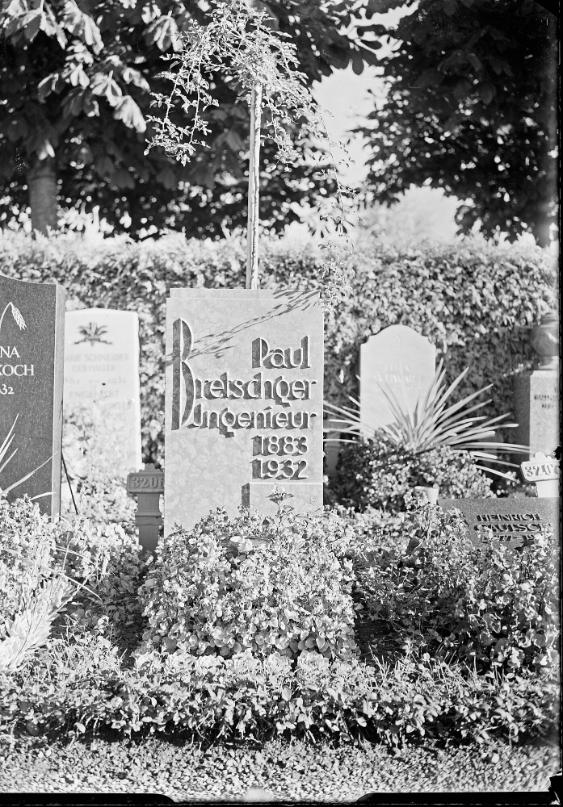 Friedhof und Grabmal
