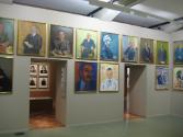 Kopf an Kopf – Politikerporträts, Ausstellungsgestaltung