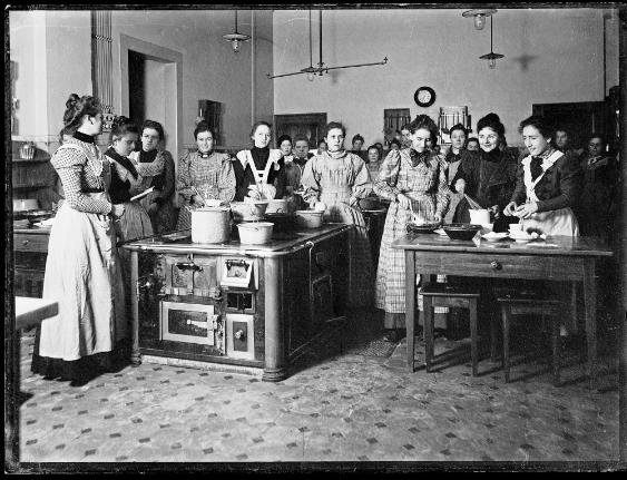 Unterricht im Landesmuseum, Kochen