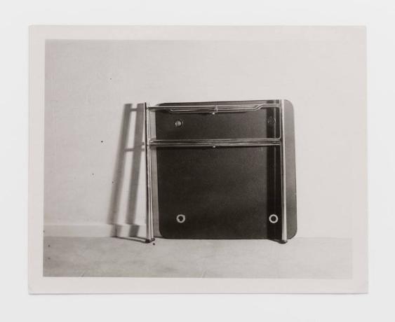 [Klapptisch Hassenpflug, zusammengeklappt]